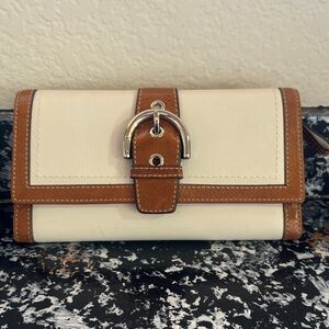 Vintage Coach soho buckle wallet